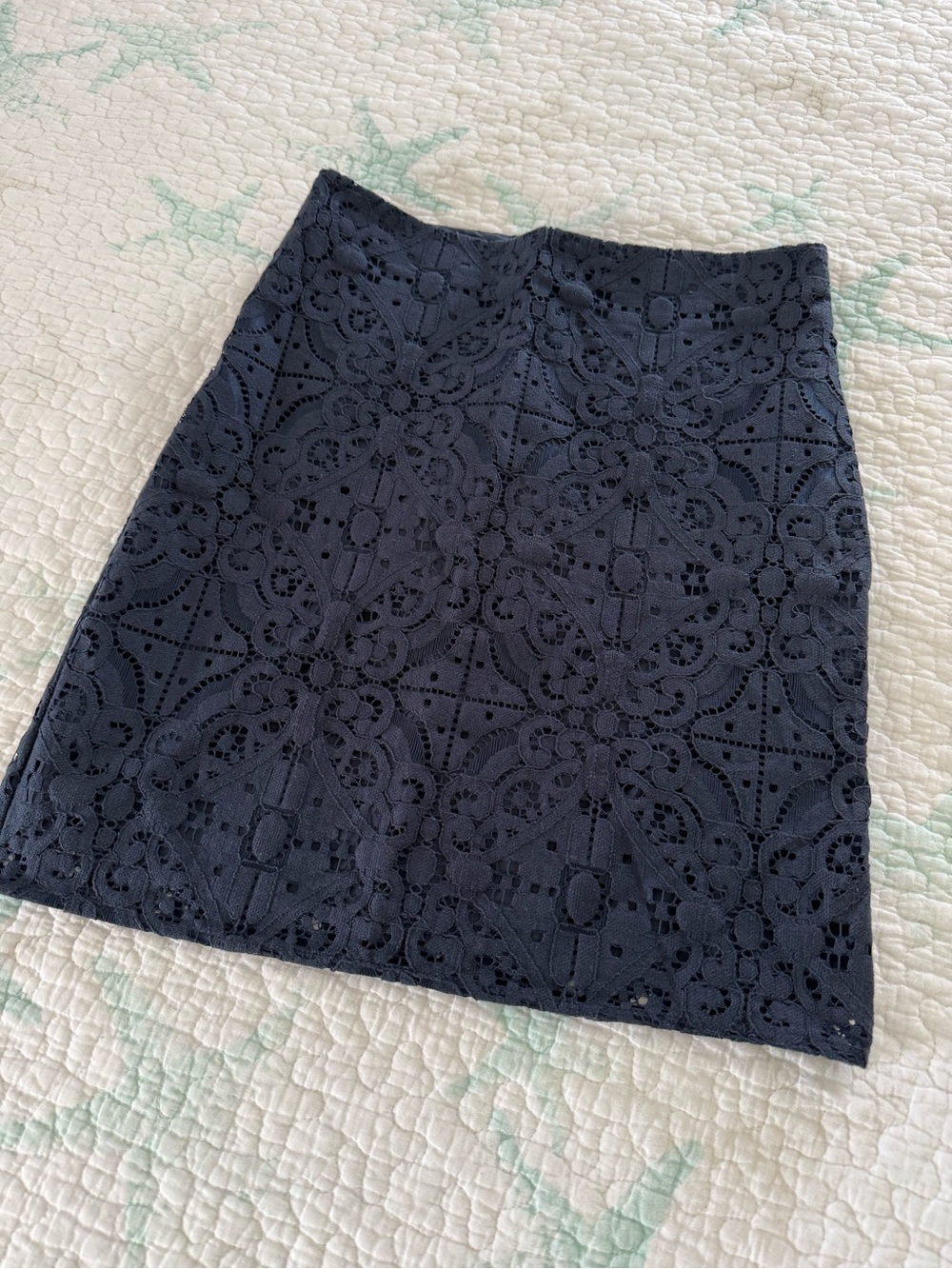 Classic Banana Republic Navy Lace Pencil Skirt